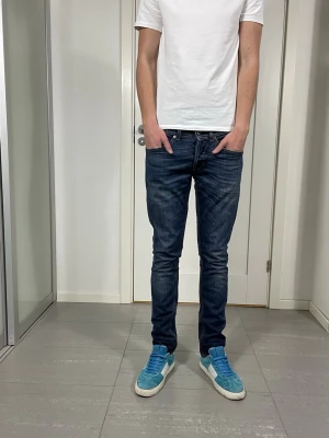 Dondup George Jeans  - Säljer nu dessa Dondup George Jeans, skriv för fler bilder/frågor🙌🏼