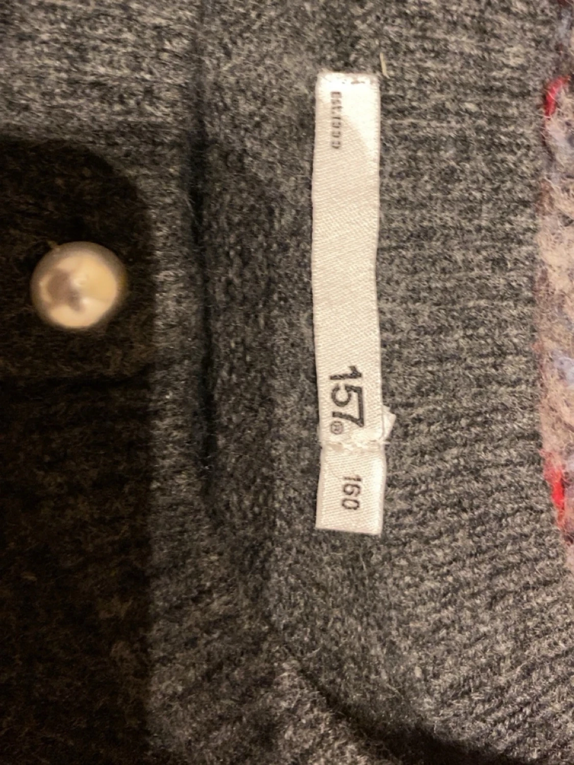 Mörkgrå kofta med pärlknappar 157 - 1