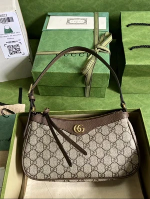 Jättefin helt ny väska - Helt ny 