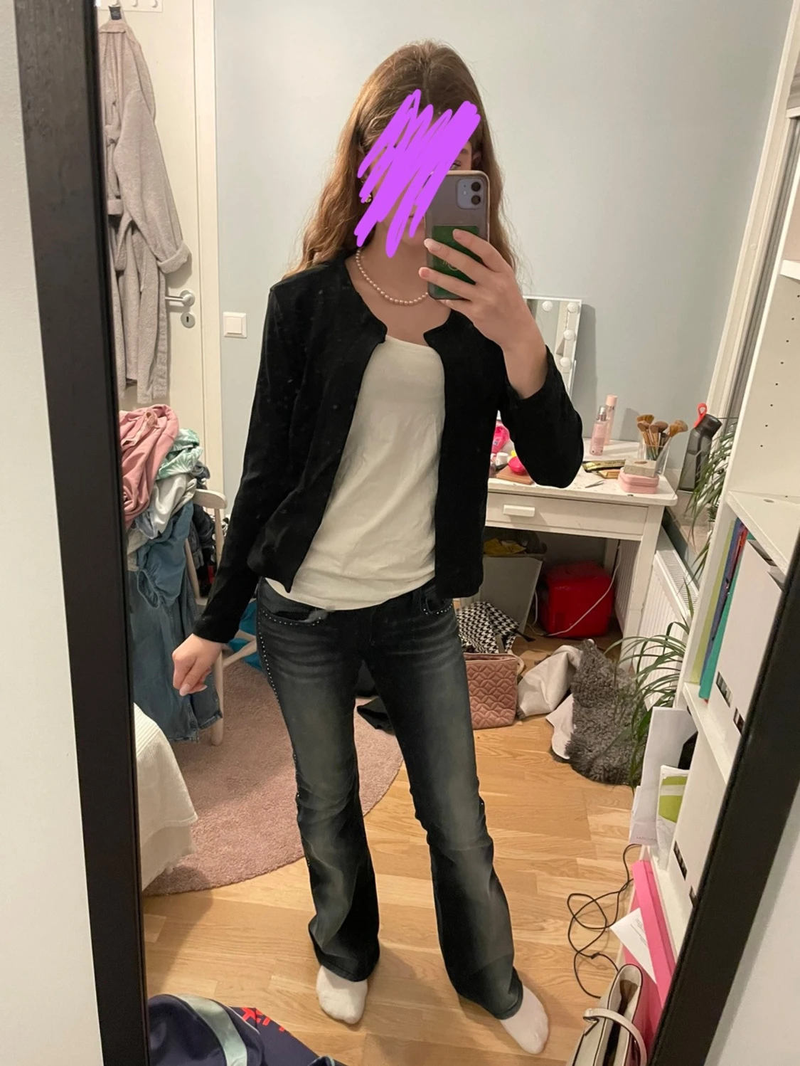 Svart kofta i mjukt material