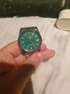 Helt ny oanvänd fin klock - En fin klocka med box oanvänd.