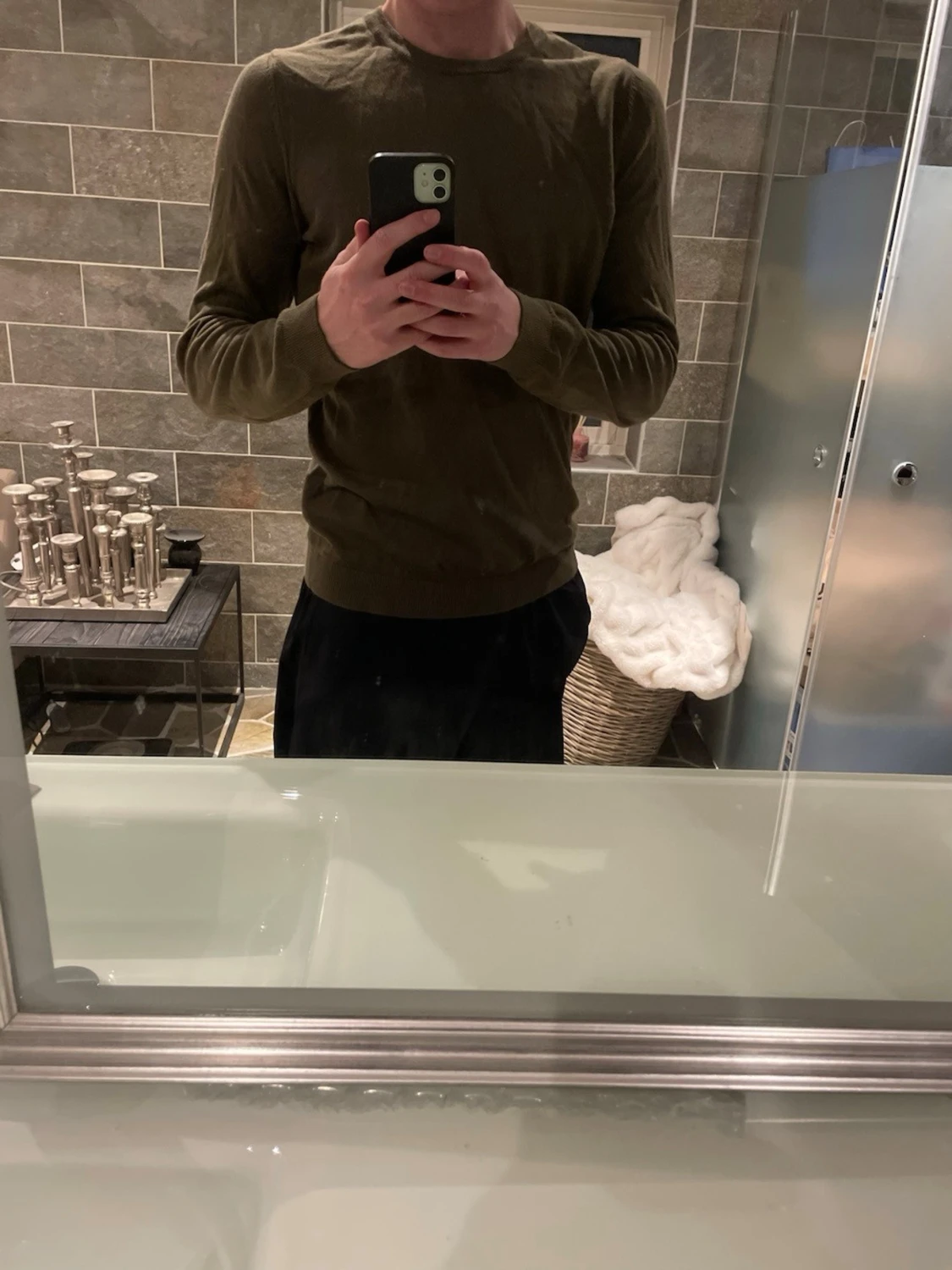 Olivgrön stickad tröja från New Look