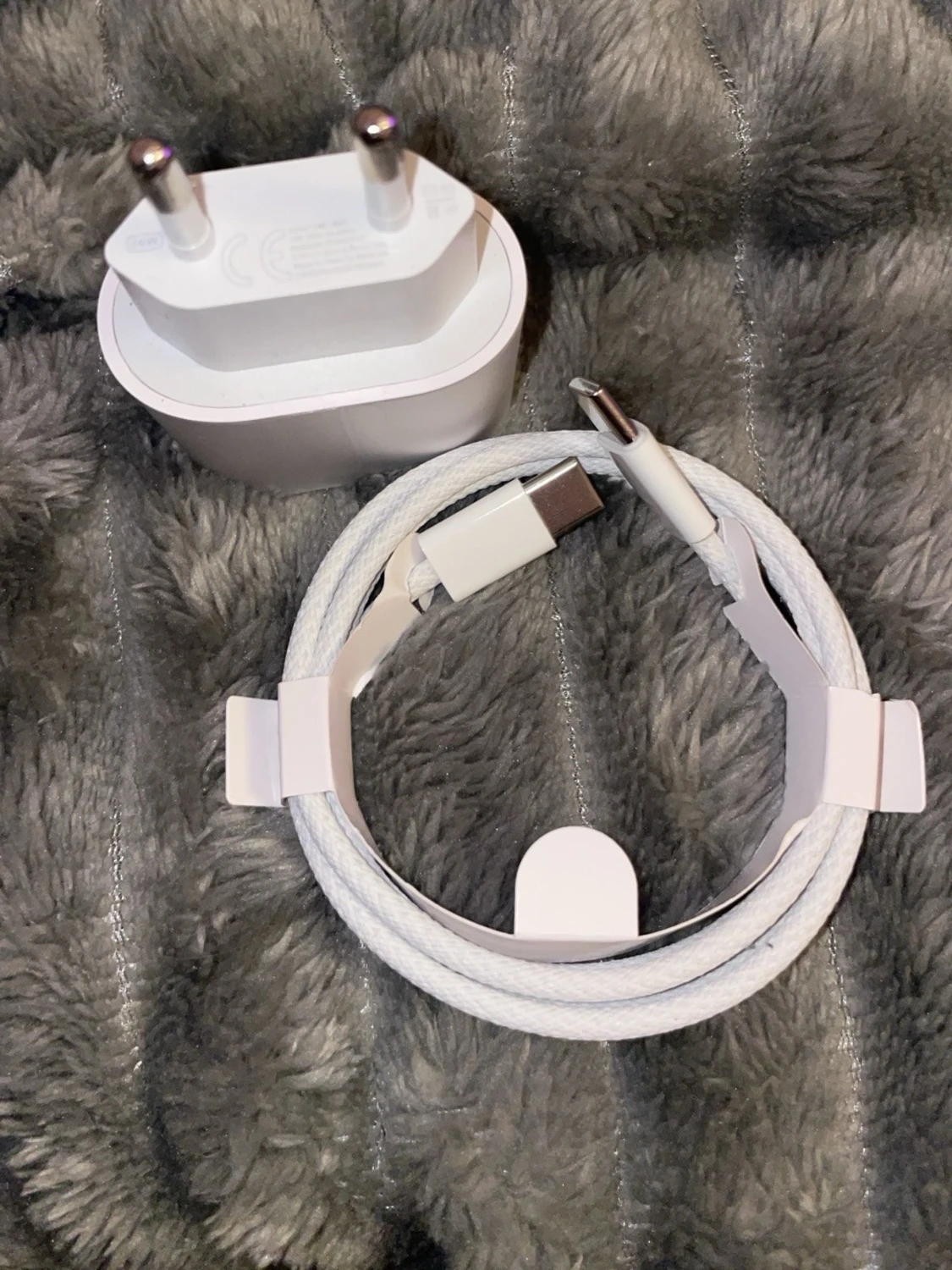 USB-C till USB-C + Adapter (20W)