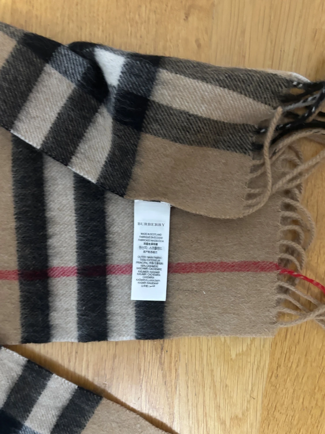 Rutig beige halsduk från Burberry - 2