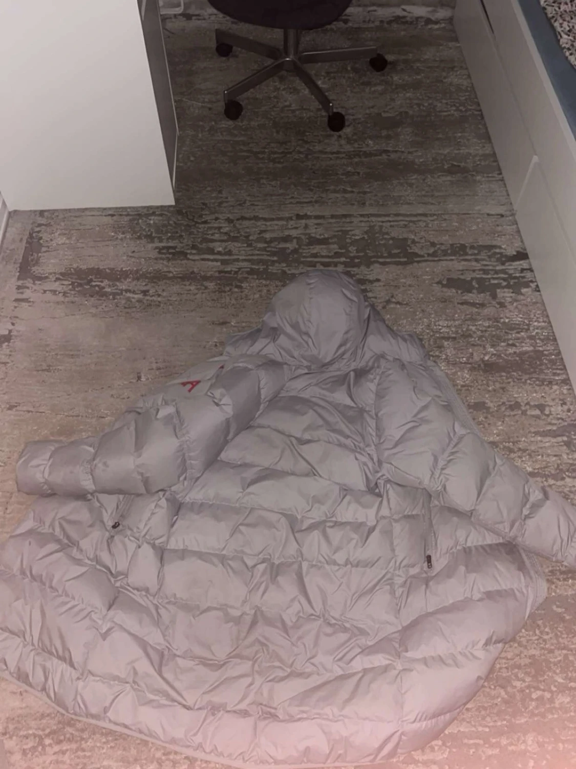 Ljusgrå lång dunjacka Liverpool Nike - 1