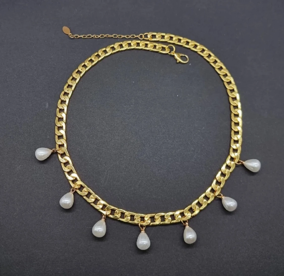 Handgjort halsband  - 1