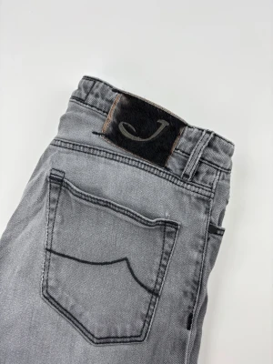 Jacob Cohën 696 jeans - | Säljer ett par Jacob Cohën jeans i bra använt skick. | Storlek: 32 | Hör av dig vid frågor eller funderingar.