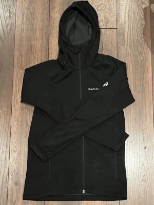 Peak performance hoddie - Dags att sälja denna hoddie mycket bra skick 