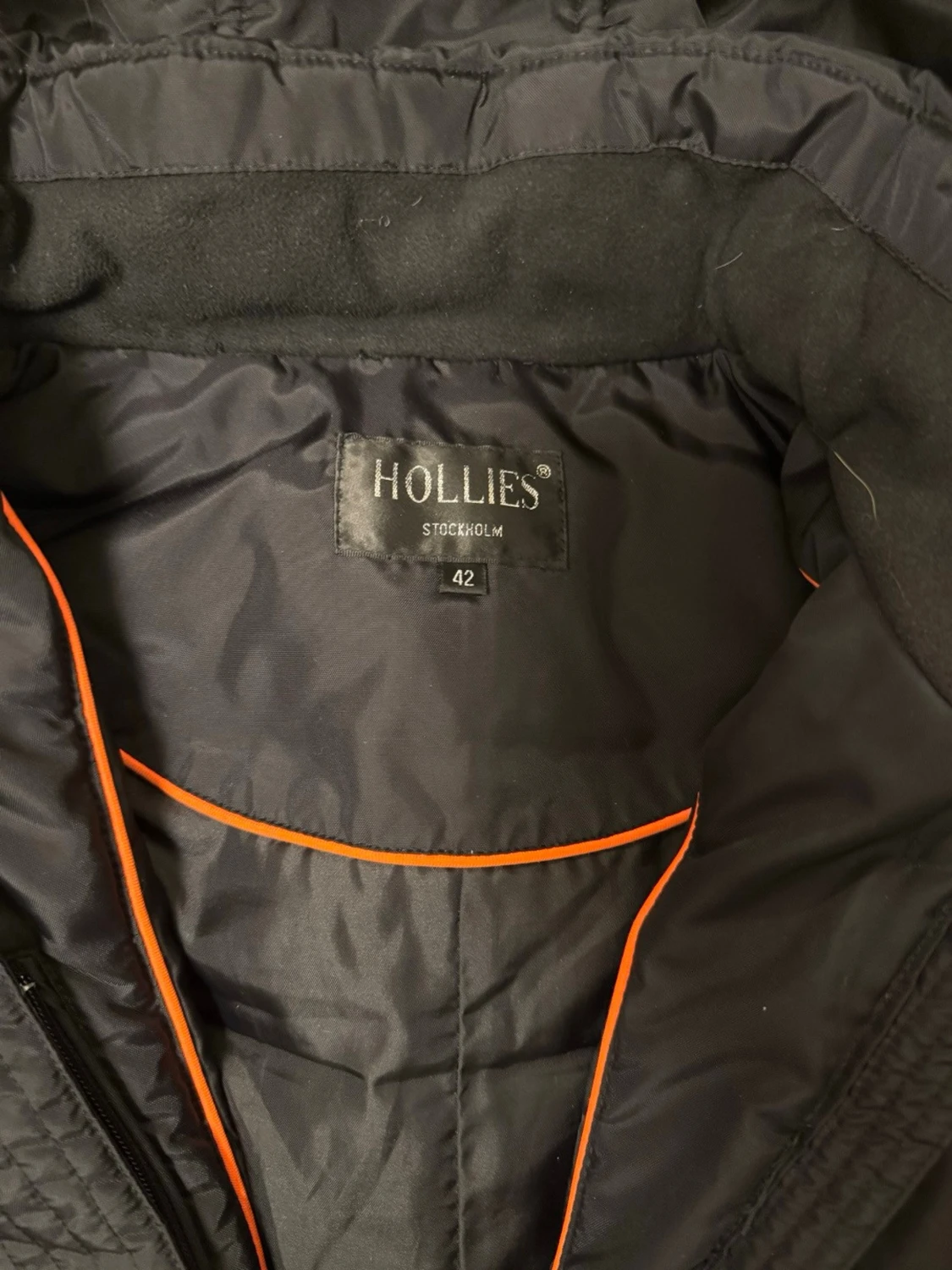 Svart parkajacka med päls från Hollies - 3