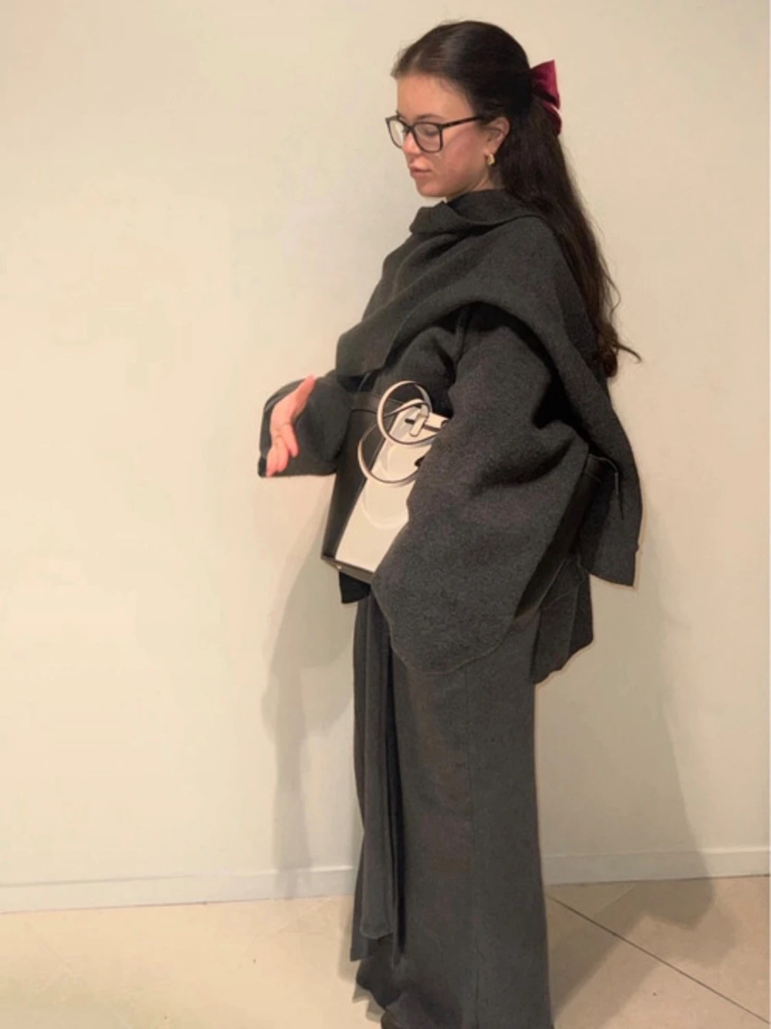 Grå croppad omlottkofta från Boohoo - 3