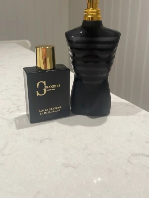 Jpg, inito side effect, lv imagination - Hej, säljer dessa parfymerna tillsammans eller enskilt😁 Jpg (40-50) ml kvar, den svarta flaskan från skandik ( inspererad av Initio side effect 30 ml kvar) Genomskinliga flaskan från skandik ( inspererad av  imagination 20-25 ml kvar) Den sista ( inspererad av JPG scandal absolut) ca 15 ml kvar