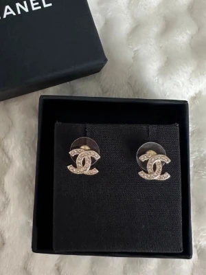 CC örhängen  - Helt nya | finns även på silver färg s925 | lådan tillkommer ej