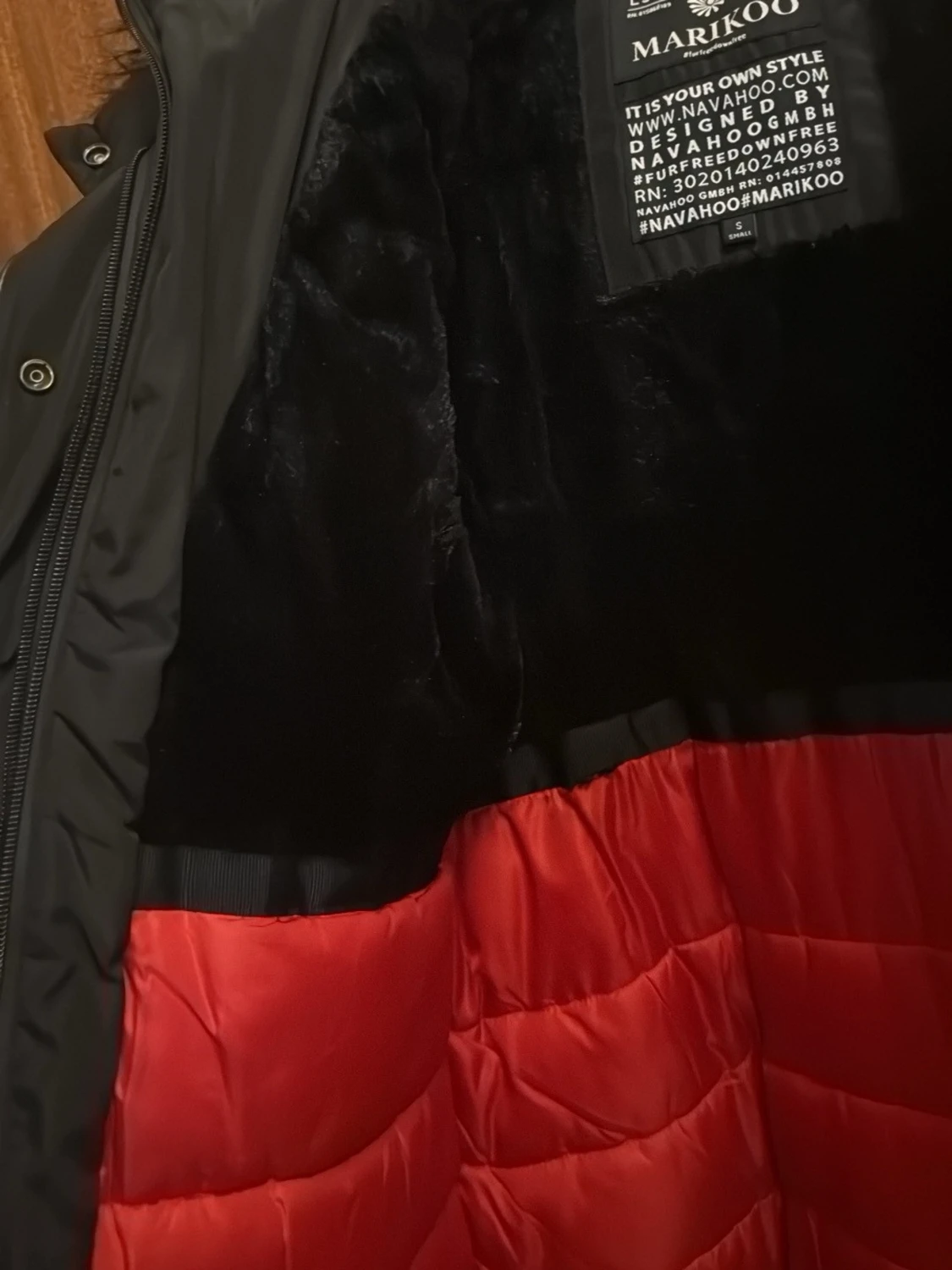 Svart lång pufferjacka från Marikoo - 5