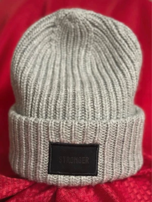 Stronger mössa  - Mössa i bra skick 