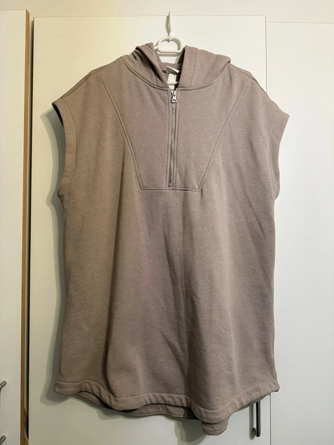 Beige ärmlös hoodie från H&M