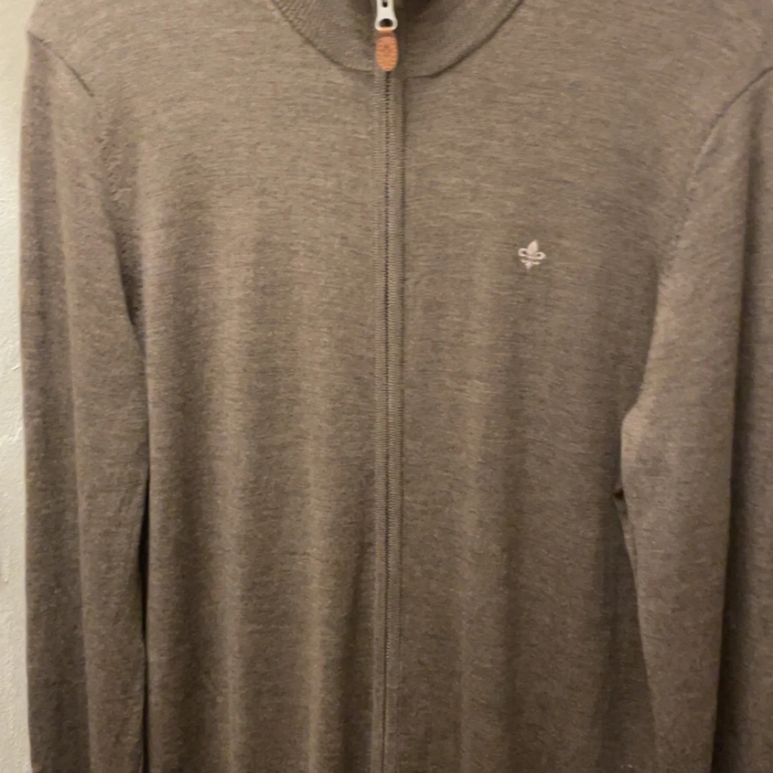 Beige merinoullskofta från Morris