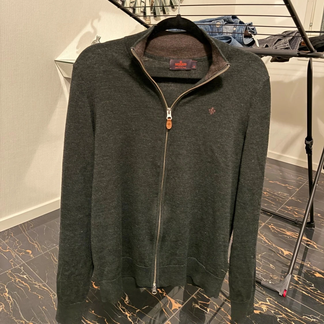 Mörkgrön merinoullskofta från Morris