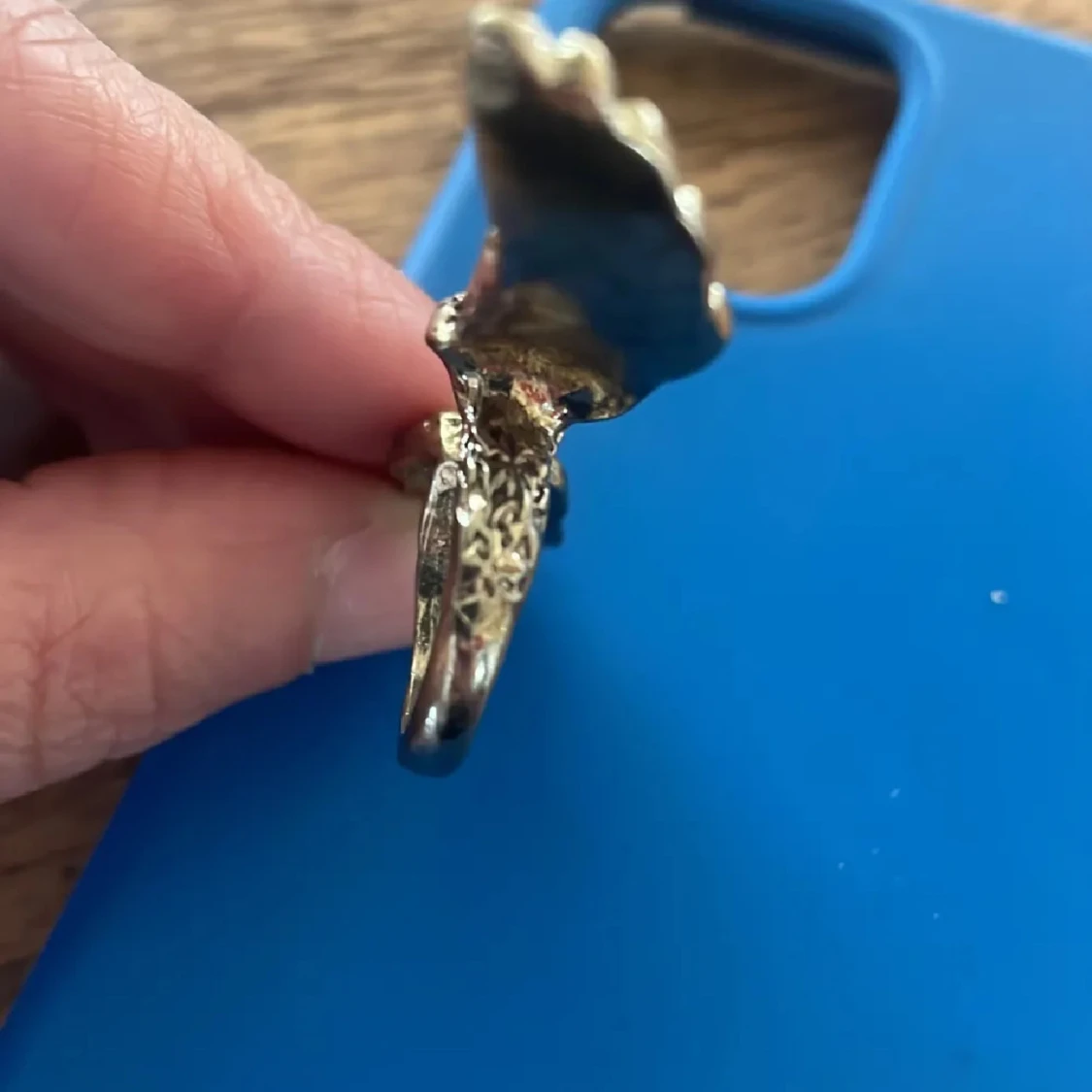 Cool ring med vingar i silverfärg - 1