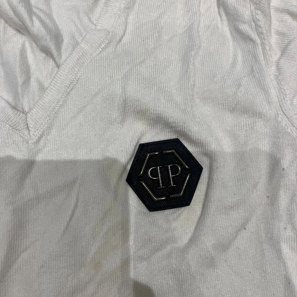 Vit v-ringad tröja  - 1