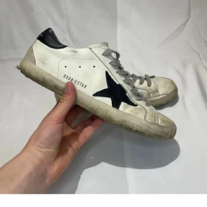 Söker loubs eller golden goose för bra pris - SÖKER!!!