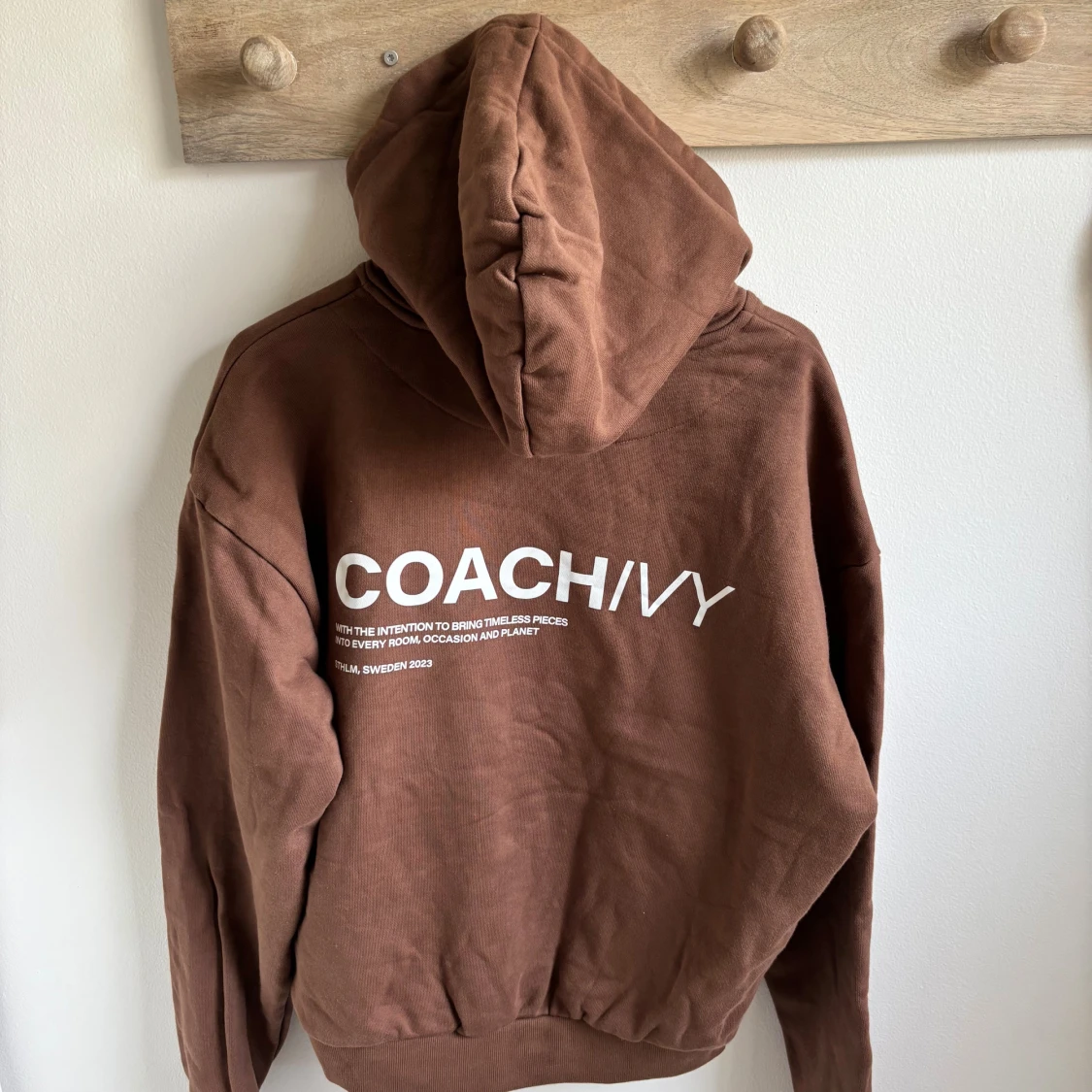 Brun hoodie från COACH IVY