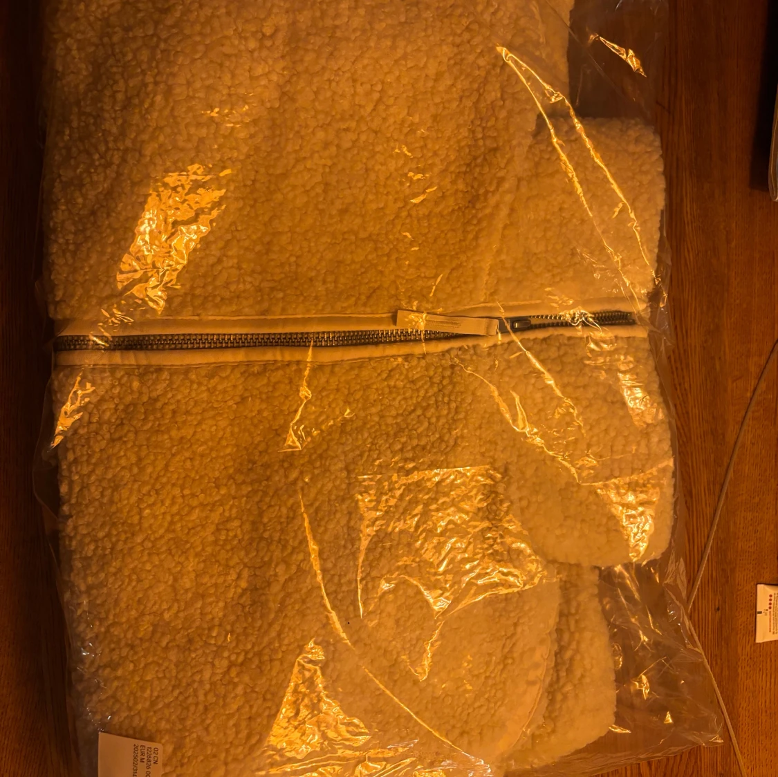 Ljusbeige teddyjacka från H&M - 2