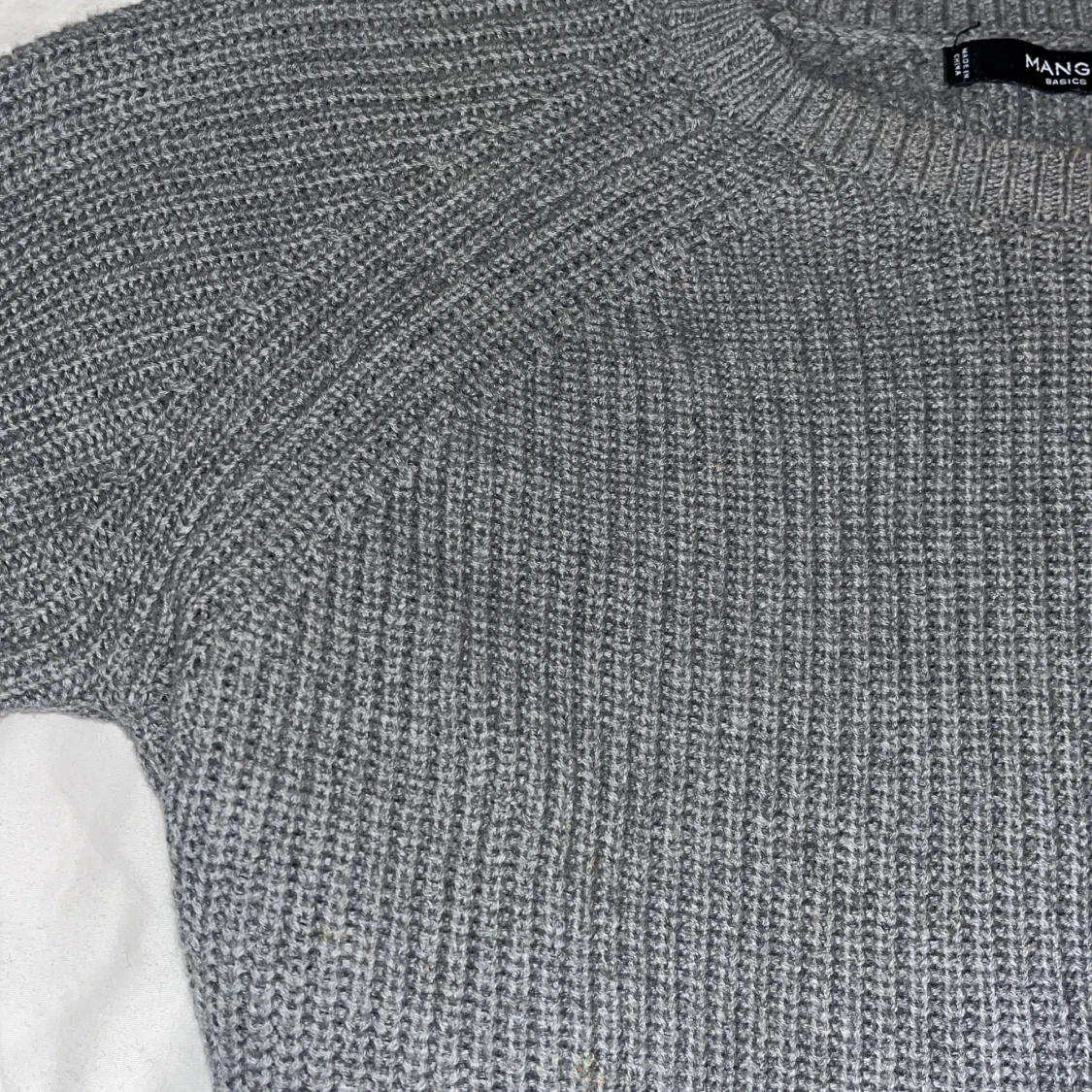 Grå stickad tröja från Mango - 3