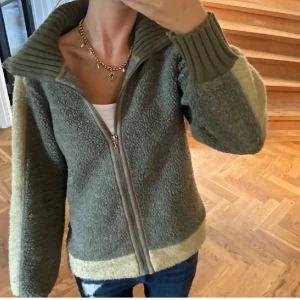 Söker fleece jacka - Söker!!! denna från Fillipa,  du som köpte får super gärna kontakta mig i dm🙏🏼🙏🏼🙏🏼söker exakt denna!!❗️ Köp inte❗️om du som har den så hade jag budat för den om det är intressant (mer än ni köpte för) 