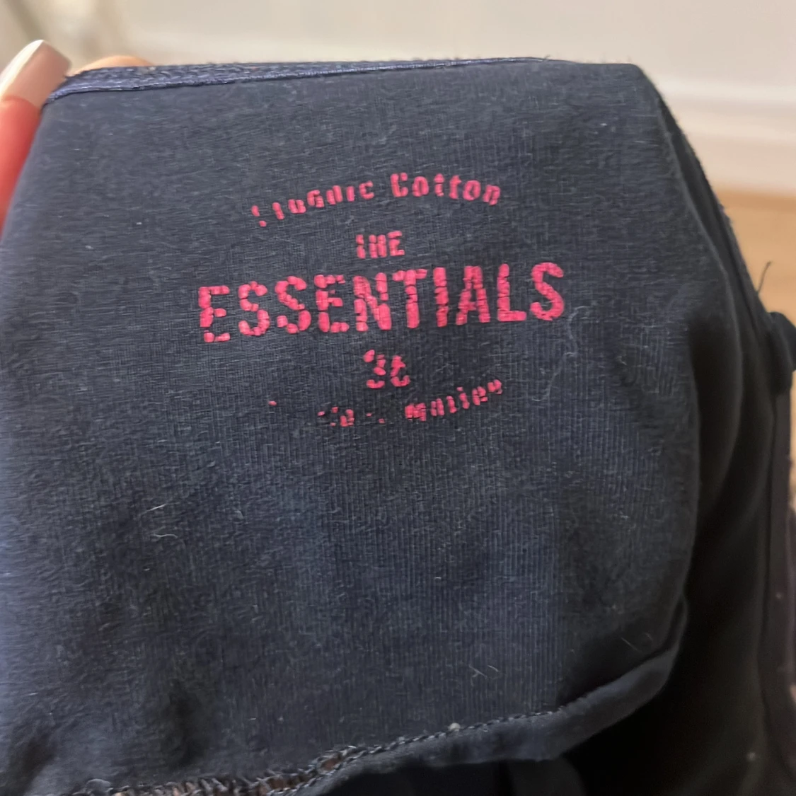 Svart linnetopp från The Essentials - 1