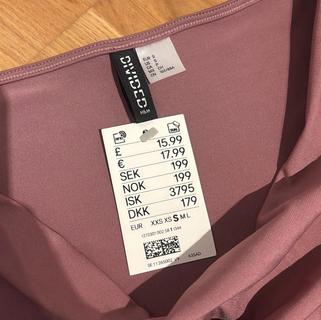 Lång lila klänning  - 1