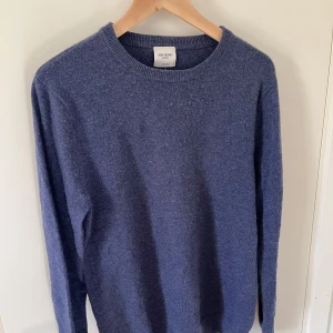 Kashmirtröja från John Henric - Snygg stickad tröja från John Henric i 100% Kashmir | Storlek S | Mycket bra skick✅|