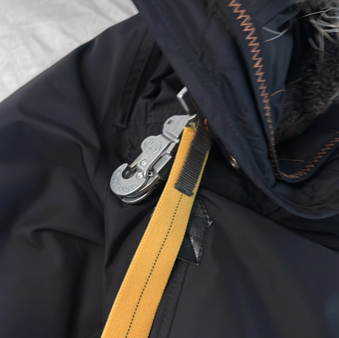 Svart Parajumpers vinterjacka med päls - 4