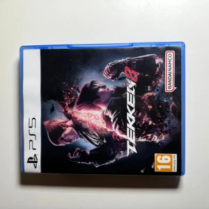 Tekken 8 – PS5 Skiva - I fint skick, originalfodral medföljer.