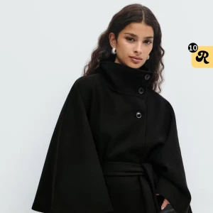 Poncho jacka  - En stilig poncho jacka i storlek xs/s, har använt den en gång.☺️