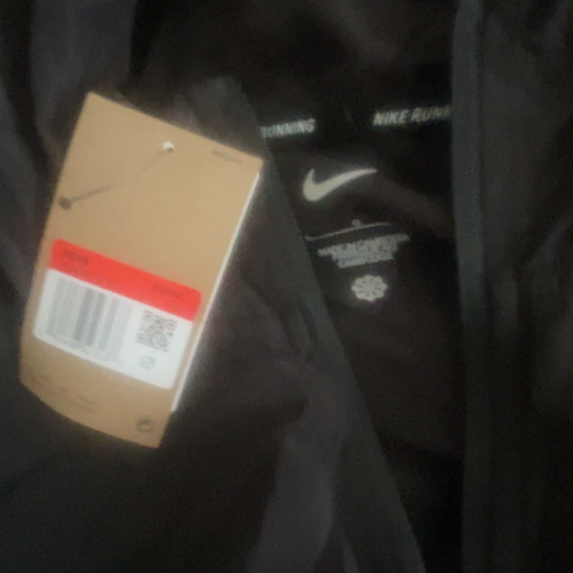 Nike Miller färgen svart  - 2