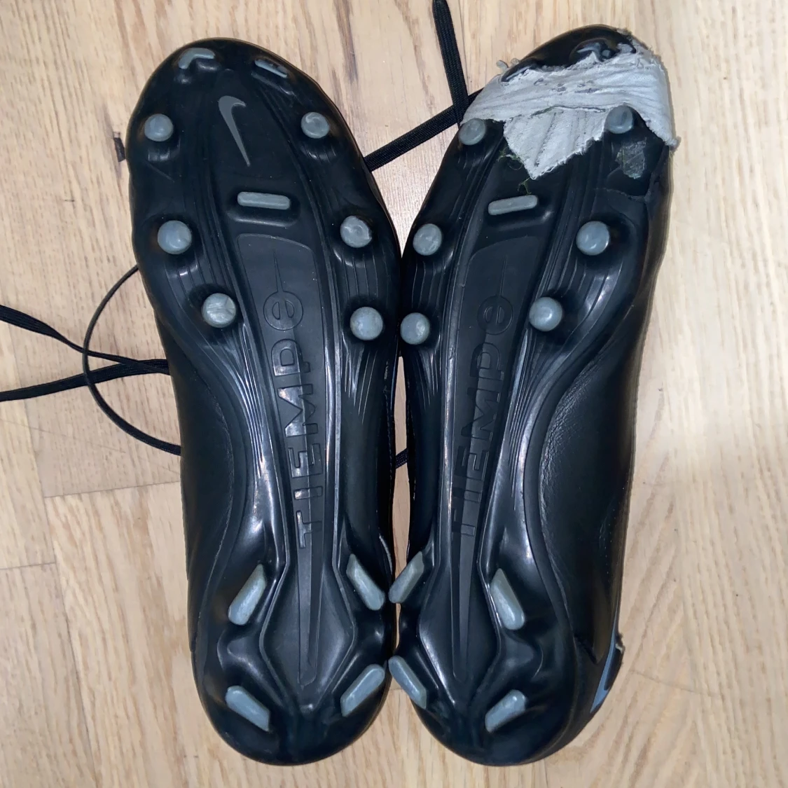 Nike Tiempo svarta fotbollsskor - 1