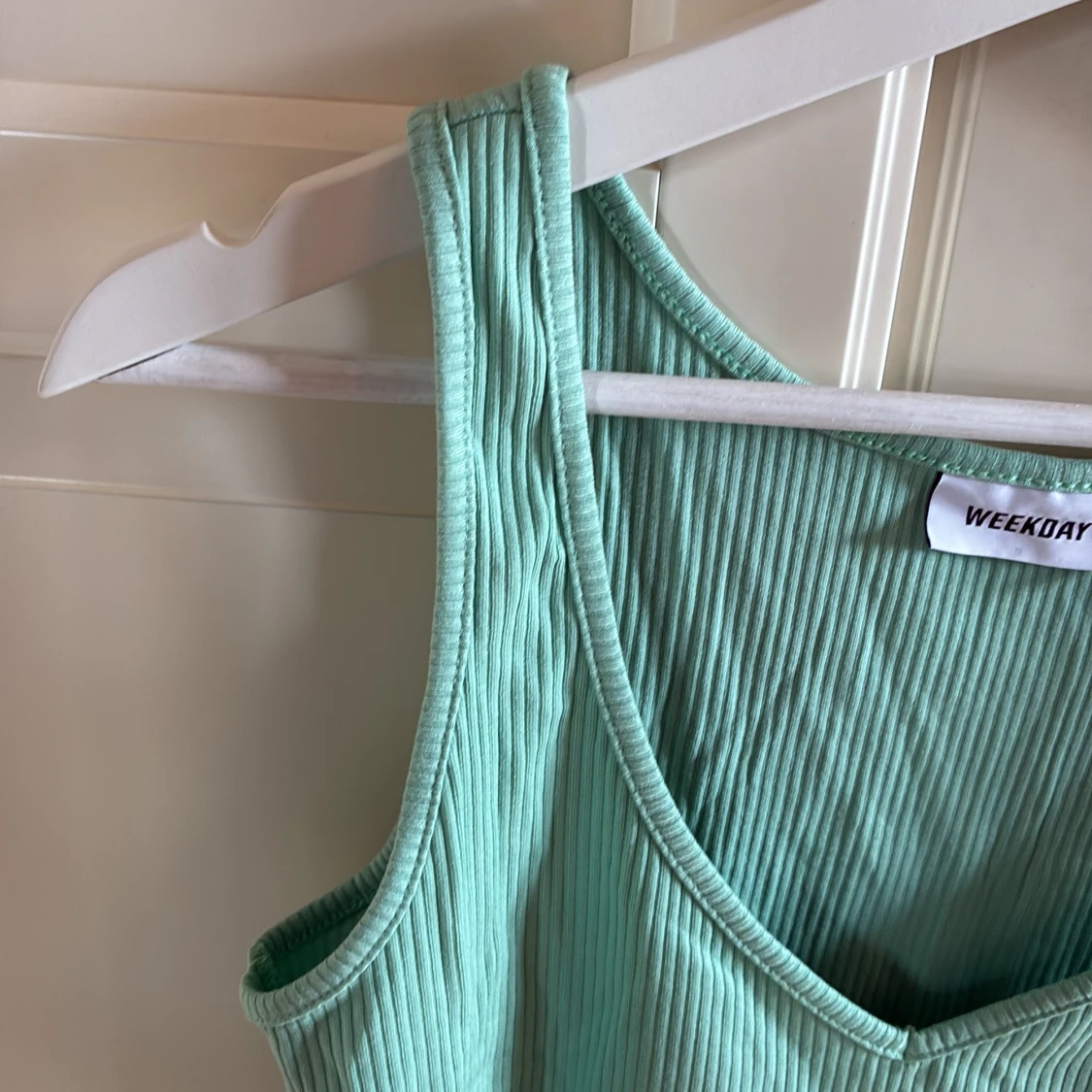 Mintgrön ribbad linnetopp från Weekday - 1