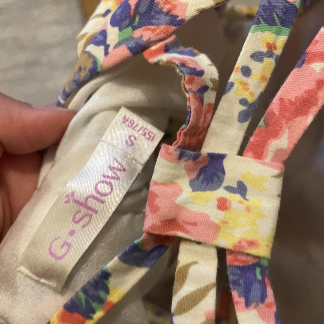 Blommig kortklänning från G-show - 2