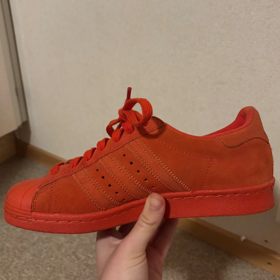 Adidas Superstar röda mockasneakers - 2