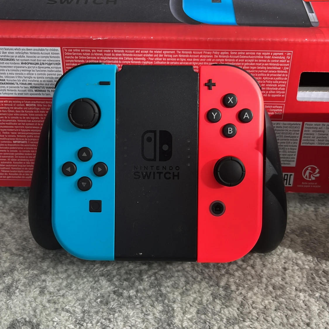 Nintendo Switch - 1