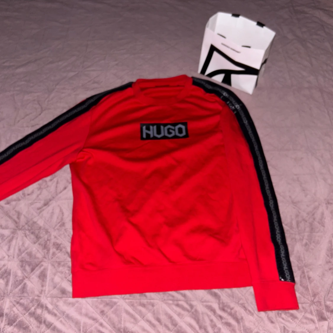 Röd HUGO sweatshirt med logga - 1