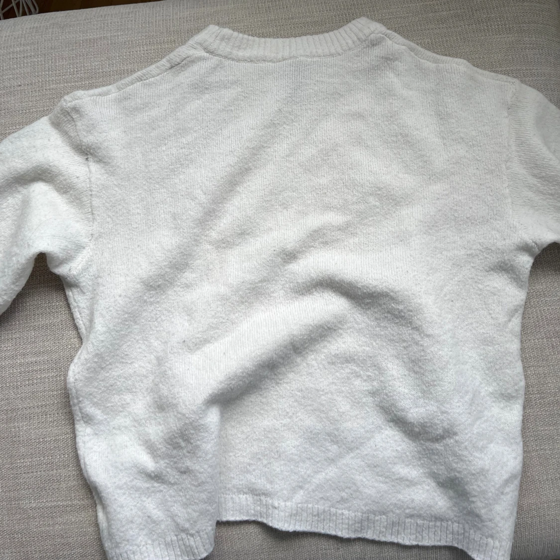 Vit stickad tröja från Divided - 2