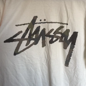 Vit långärmad Stüssy tröja - Pris kan diskuteras!
