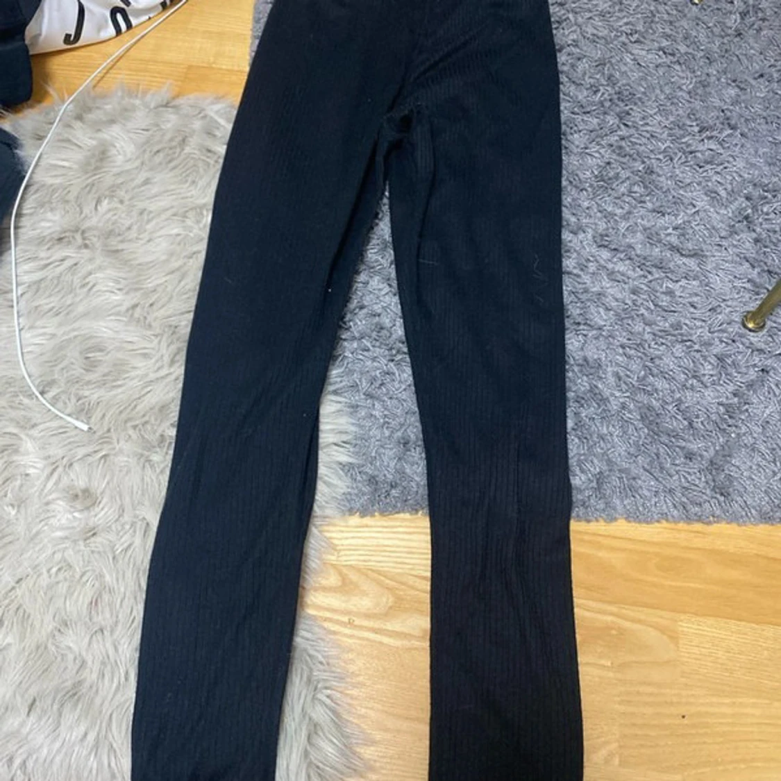 Svarta ribbade leggings från Newbody - 1