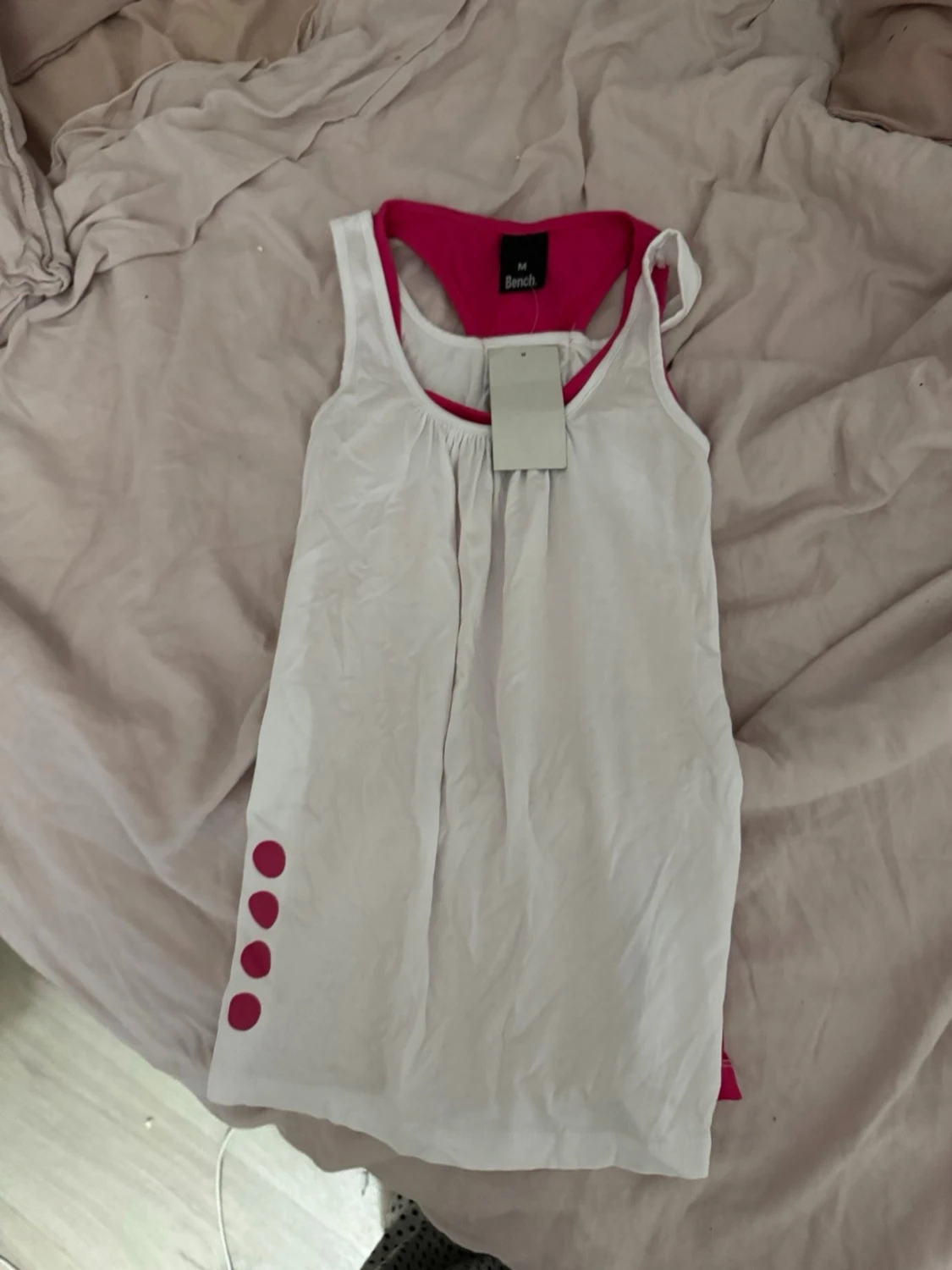 Vit och rosa ärmlös klänning Bench