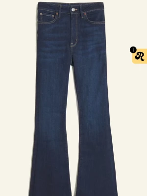 peachy jeans BikBok  - Säljer dessa mörkblåa NEVER DENIM peachy flare jeans 590 ifrån BikBok. Storlek S length 31. Passar perfekt på mig som är 158cm. Skriv privat för flera bilder. 