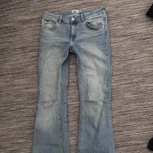 Jeans  - Ljus blå jeans i M full lenght 