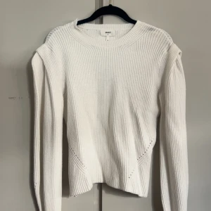 Stickad vit tröja - Jättefin stickad vit tröja!!🤍