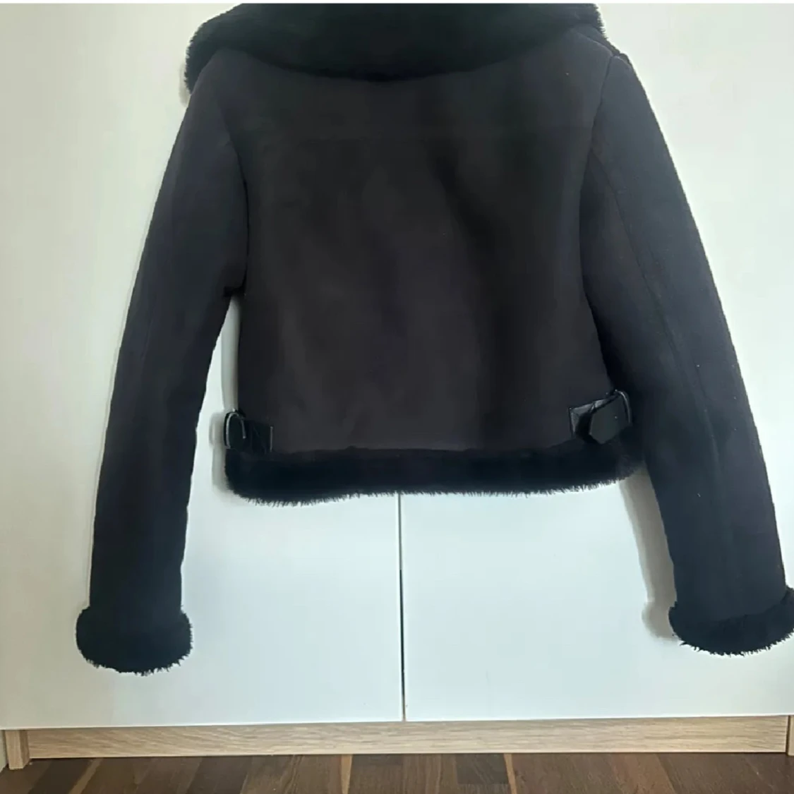 Svart teddyjacka från Pull&Bear - 3