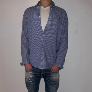 Ralph Lauren skjorta  - Fet Ralph Lauren Skjorta Storlek:S Skick8:10 priset är ej hugget i sten.
